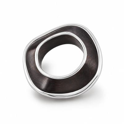 Unieke Ring van Hout en Zilver – Maat 18 – Brede Damesring met Organische Vorm