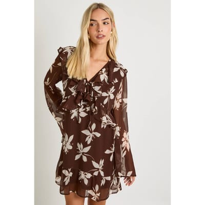 boohoo Dames Bloemenruche Chiffon Smockjurk | Chocoladebruin | Maat: 36