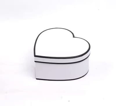 Luxe Hartvormige Doos met Deksel - 16x14.5x10cm - Wit - Cadeaudoos - Geschenkdoos - Valentijnsdag