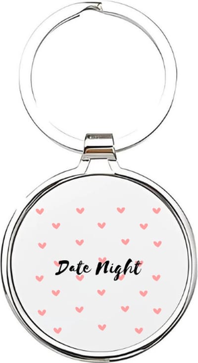 Akyol - date night Sleutelhanger - Liefde - date - daten - cadeau voor een date - dating - love - liefde - hartjes - cadeautje - cadeau voor je vriendin - sleutelhanger met hartjes - valentijnsdag - love you - cadeau voor de eerste date - 4 x 7,5 CM