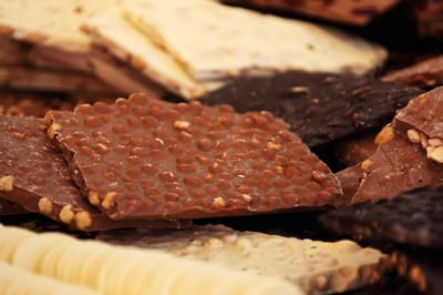CANVASDOEK CHOCOLADEBROKKKEN | Wanddecoratie | 30 CM x 20 CM | Canvas | Foto op canvas | Aan de muur | ETEN