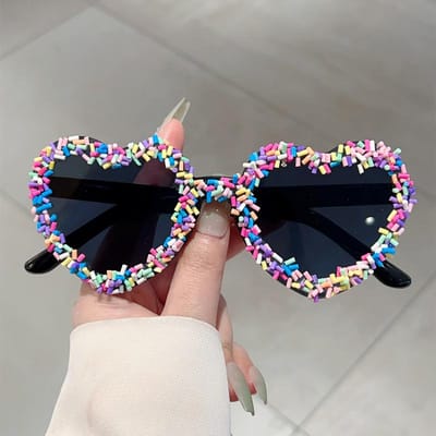 KAMMPT Hartvormige Zonnebril Kleurrijke Sprinkles Dames Stijlvol Schattig Strand Zonnebrillen Trendy Vakantie Casual Brillen as picture shows