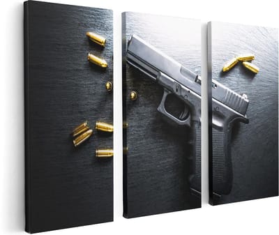 Artaza Canvas Schilderij Drieluik Pistool met Kogels op Tafel  - 120x80 - Foto Op Canvas - Canvas Print