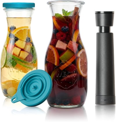 Airtender Sangria Karaf 500ml (2st.) | 2x Vacuümdeksel + GRATIS vacuümpomp en 2x Glazen Karaf om snel de meest intense Sangria te maken! | Karaf is ook zonder vacuüm te gebruiken | Vacuüm versnelt de infusie (max. 30min) | Meer smaak met minder fruit