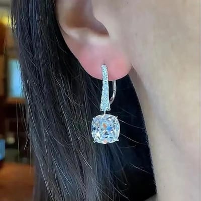 Huitan Temperament Druppeloorbellen met Kussenvormige CZ Mode Vrouwen Dagelijkse Ooraccessoires Elegante Bruiloft Verlovingssieraden black