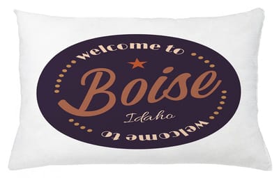 Abakuhaus Idaho Kussenhoes – Boise-stad-logo – Dubbelzijdig bedrukt – 65x40 cm – Donkerpaars/Wit/Gember