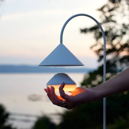 FRANDSEN LED-batterijlamp One, wit, Ø 9 cm, acryl