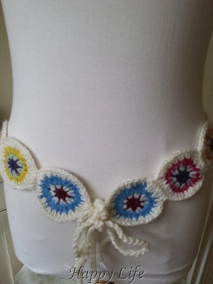 Handgemaakte dames taille riem / ceintuur in wit / multicolor gehaakt / lengte 92 cm is verstelbaar