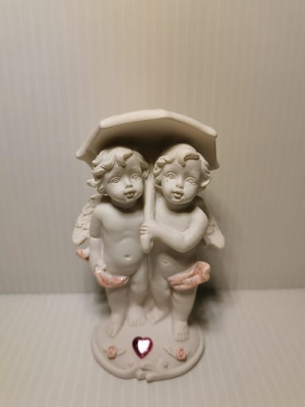 Beeldje 2 Engeltjes onder paraplu Cherubijntjes Wit Roze met hartje 9.5x5.5x4