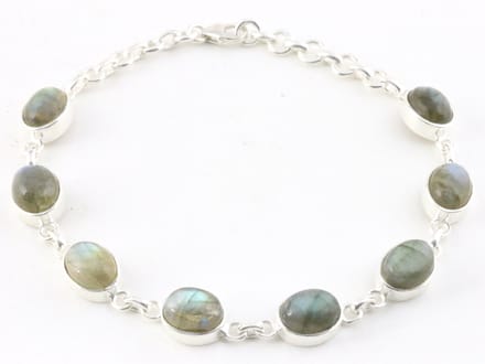 Hoogglans zilveren armband met labradoriet