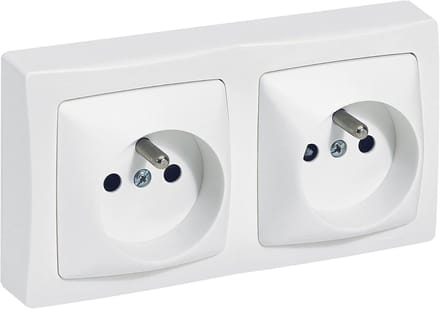 Dubbel wandstopcontact 16 A met aarde - Horizontale of verticale installatie - 2P+T stopcontact met opbouwframe - Wit