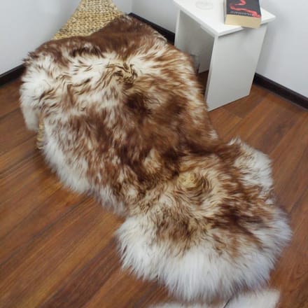 WOOOL Schapenvacht Moeflon L (105cm) - 100% Echt Wol, Zacht, Bruin Wit