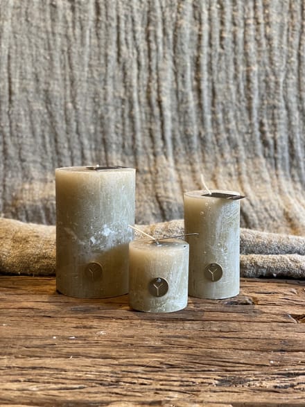 Rustic candle - zwart - 12 cm hoog - 7 cm diameter -BRYNX