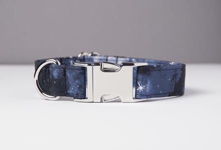 Awesome Paws halsband hond - Honden Halsband Outer space - Handmade | Maat M