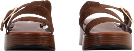 R and B-sandalen om aan te trekken