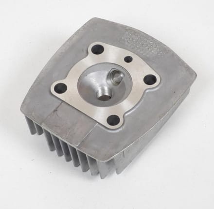 rsm cilinderkop voor peugeot 50 tsa bromfiets 11710331 nieuw