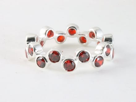 Zware zilveren ring met granaat - maat 16.5