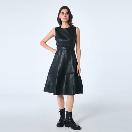 Fit-and-flare PU mouwloos jurkje
