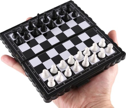 Bartos Compact Schaakbord met Schaakstukken - Chess set - Opvouwbaar - Denkspel