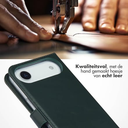 Selencia Hoesje - Geschikt voor Apple iPhone 17 Air - Echt Lederen Bookcase - Groen