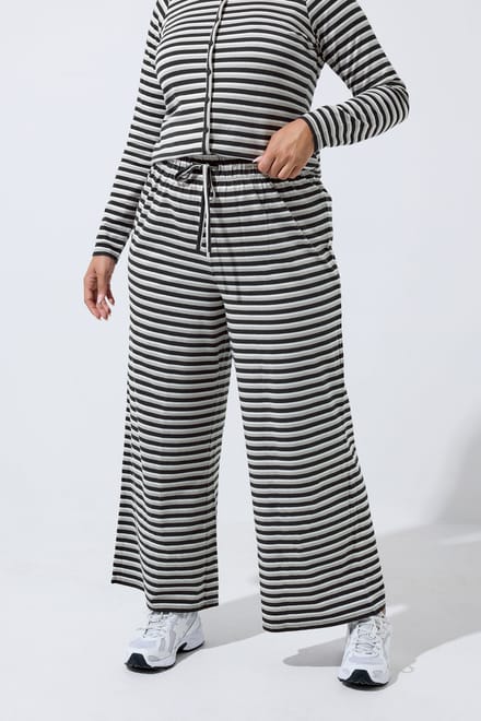 Limited Collection Zwarte Curvebroek Met Streepdetail Size 48