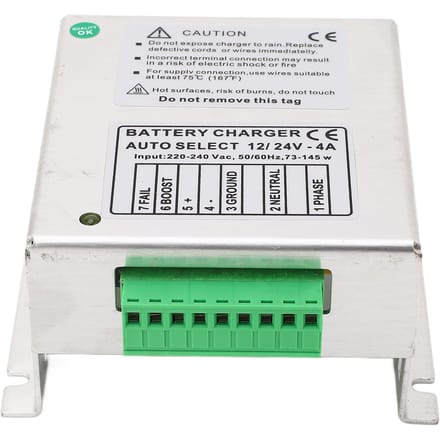 Generator Batterijlader Automatische Spanningsdetectie 12 24VDC Motorlader 220?240 VAC white