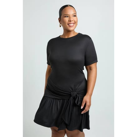 boohoo Dames Plus Drop Hem T-shirtjurk | Zwart | Maat: 44