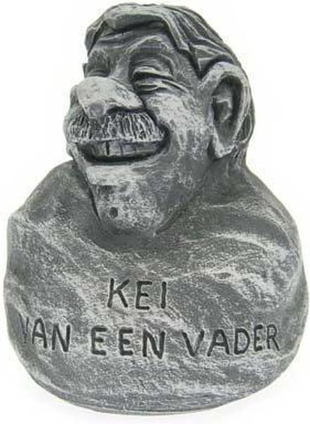 Beeldje kei van een vader