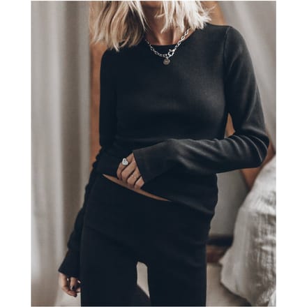 Mikuta The Black Ribbed Longsleeve Größe: S | Longsleeves Outlet | Damen | Schwarz
