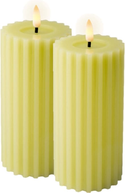 Lumineo luxe LED kaars/stompkaars - 2x st - groen ribbel - D7,5 x H17,5 cm - timer