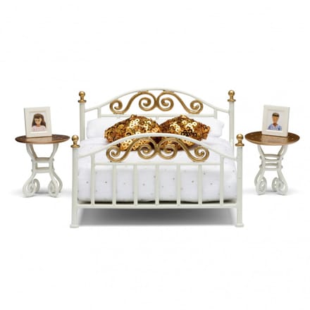 Lundby Smaland - Poppenhuis slaapkamer bed - Wit met koperkleur