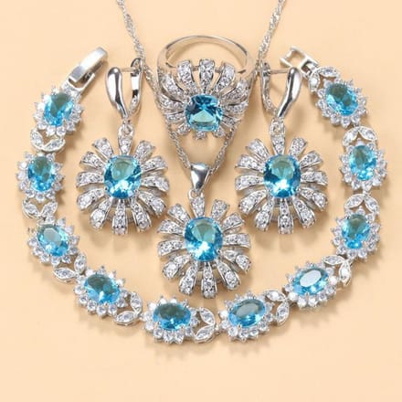 Met juwelen bezette hanger oorbellen ketting en ring dames set 9 beige