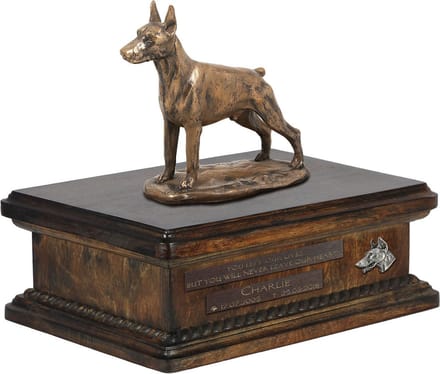 Persoonlijke urn voor Dobermann met beeldje en houten design