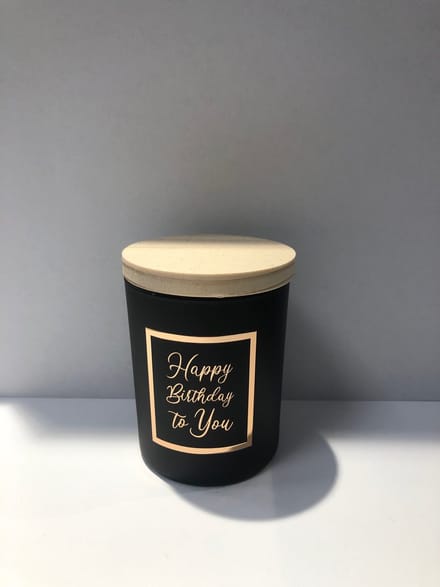 Geurkaars klein roze/zw - Happy birthday