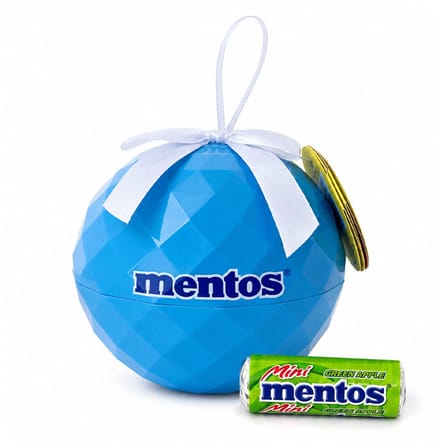 Mentos Fruit mix 63g - 6 mini Mentos - 4 variëteiten - Gift ball - Geschenkbal met snoep - Snoepcadeau - Kerstbal