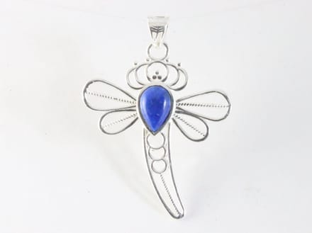 Opengewerkte zilveren libelle hanger met lapis lazuli