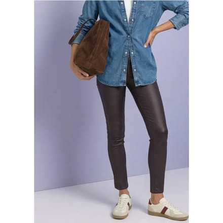 Mid waist broek in slim fit met leerlook