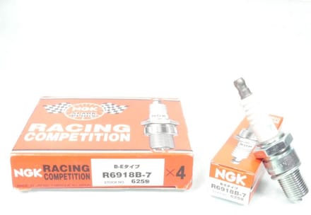 Bougie d'allumage NGK pour Auto R6918B-7 / 6259 par 4 Neuf