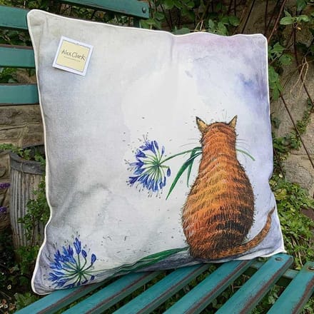 Sierkussen - Cat & Agapanthus ~ Kat & Agapanthus - 45 Cm X 45 Cm