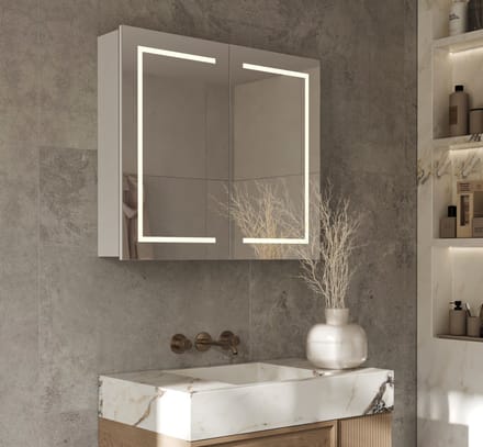 Schaere - Aluminium Badkamer Spiegelkast - Directe Verlichting Rondom - Spiegel Verwarming - Stopcontact - USB - Make-Up Spiegel - Sensor Schakelaar - 80×70 cm