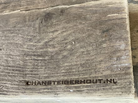 Steigerhouten plank liefdevol geschuurd en splintervrij 100 cm GEBRUIKT steigerhout.