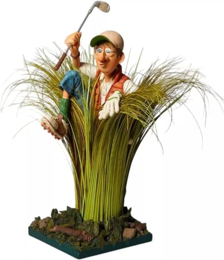 Beeldje golfer - In de bunker - 23 x 23 x 46 cm.