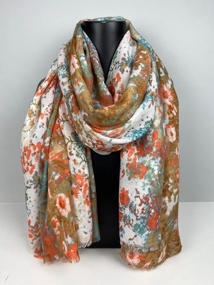 Sjaal met kleuren en bloemen