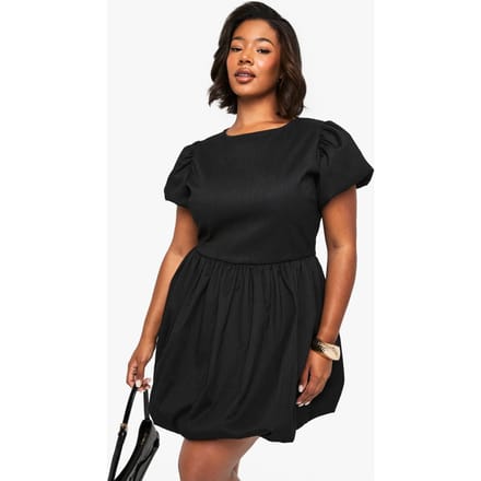 boohoo Dames PLUS VERSTEVIGDE GETEXTUREERDE PUFFBALL SKATERJURK | Black | Maat: 18