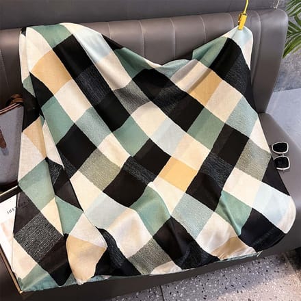 Version Coréenne Nouvelle Couleur Diamant Écharpe Protection Solaire d'Été Serviette de Plage Douce Toucher Coton Lin Châle pour Pièce Climatisée 88*182cm black