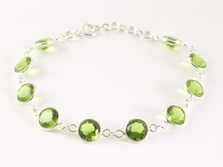 Fijne zilveren armband met peridoot