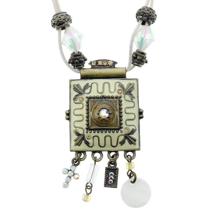 Behave - Witte ketting met vierkante hanger en kralen - Boho look - Nikkelvrij