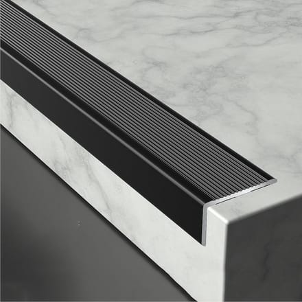 Traprand Bescherming - Trapneus Profiel - Veilig Lopen - Antislip Ontwerp - 90 cm Lengte - Zwart
