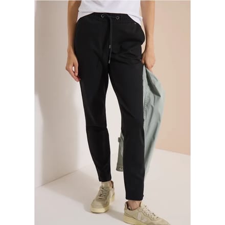 Mid Waist Slim Leg Hose in casual pasvorm