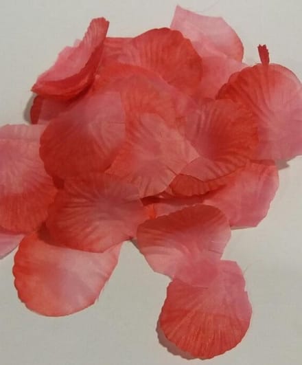 Luxe roze/rode rozenblaadjes ca 115 stuks